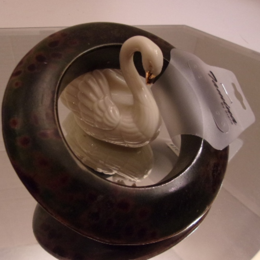 Nwts Funky Tamina bracelet. L52-3